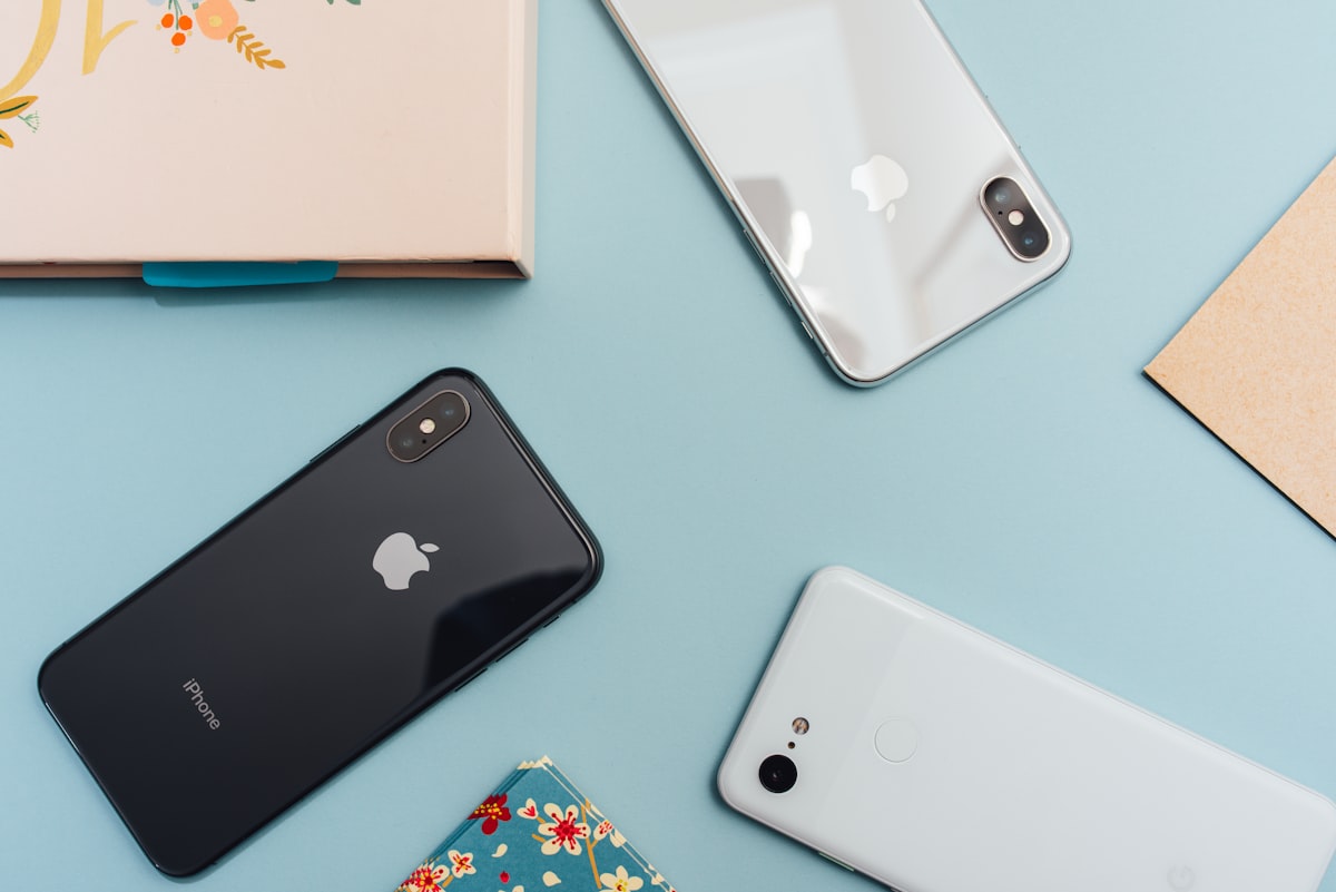 Smartphones used to book and manage a move online